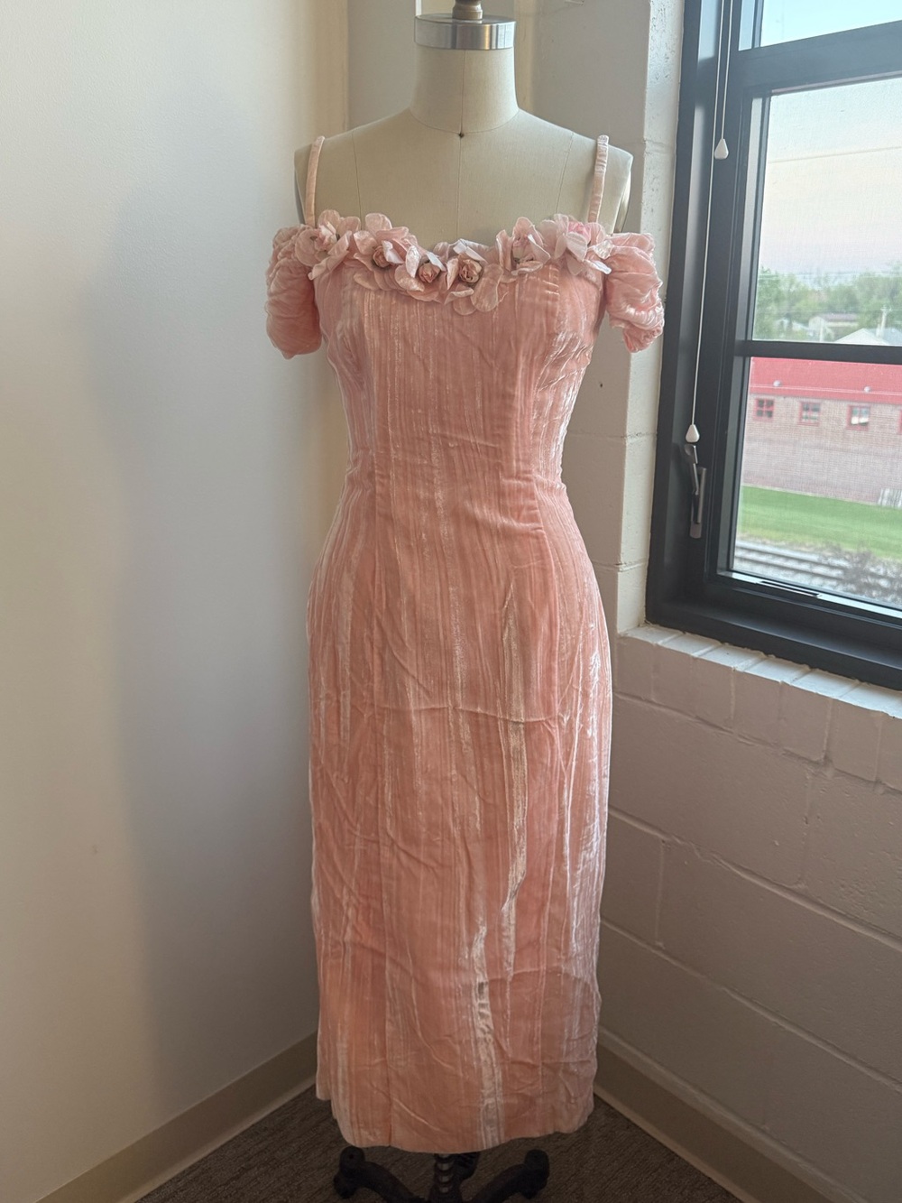 Vintage Gorgeous Velvet Rose Cocktail Dress